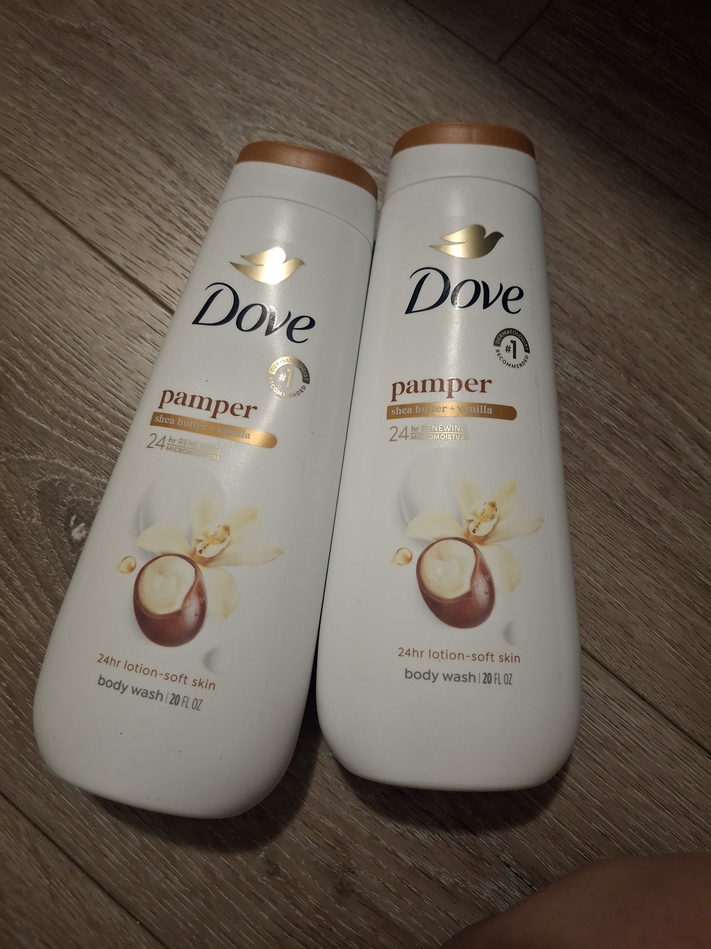 Dove Pamper Shea Butter + Vanilla Body Wash - White & Gold